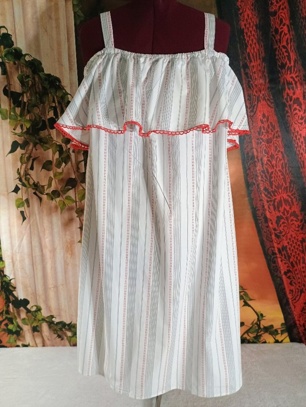 EUC Terra & Sky Sz 1X White & Red Striped Ruffle Off-Shoulder Cotton Sundress